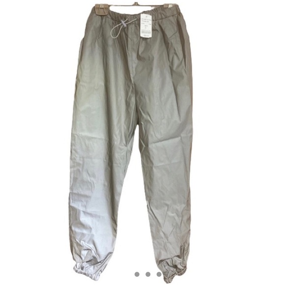 BNWT reflective “windbreaker” pants - Picture 2 of 4